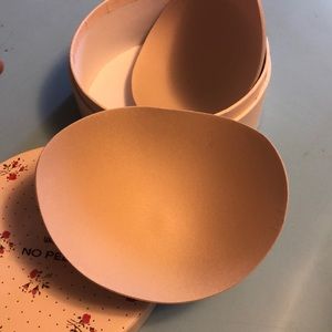 No Peek Concealer cups D/DD